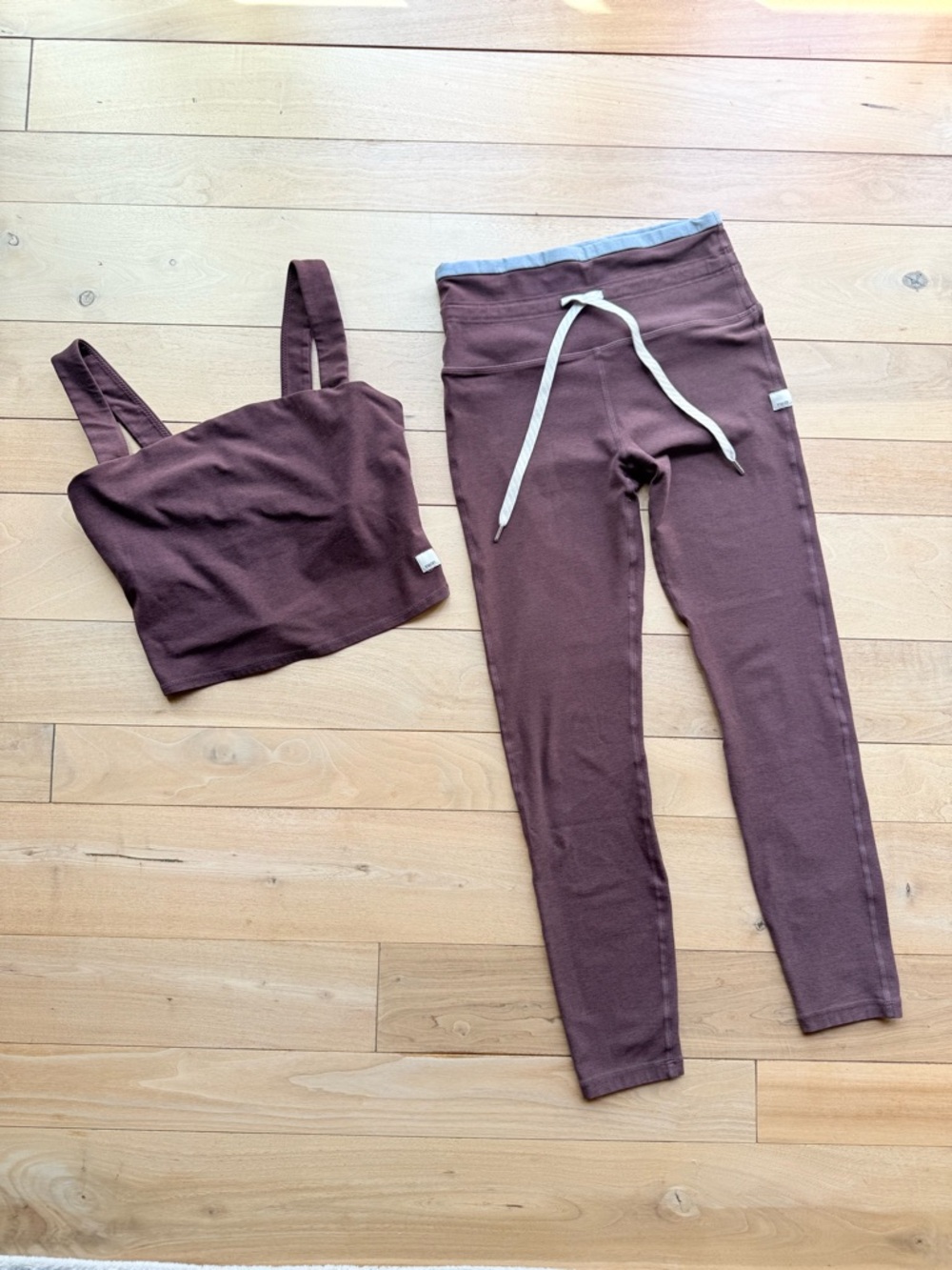 Vuori Women's Raisin/Sangria Drawstring Leggings and Cropped Tank Set